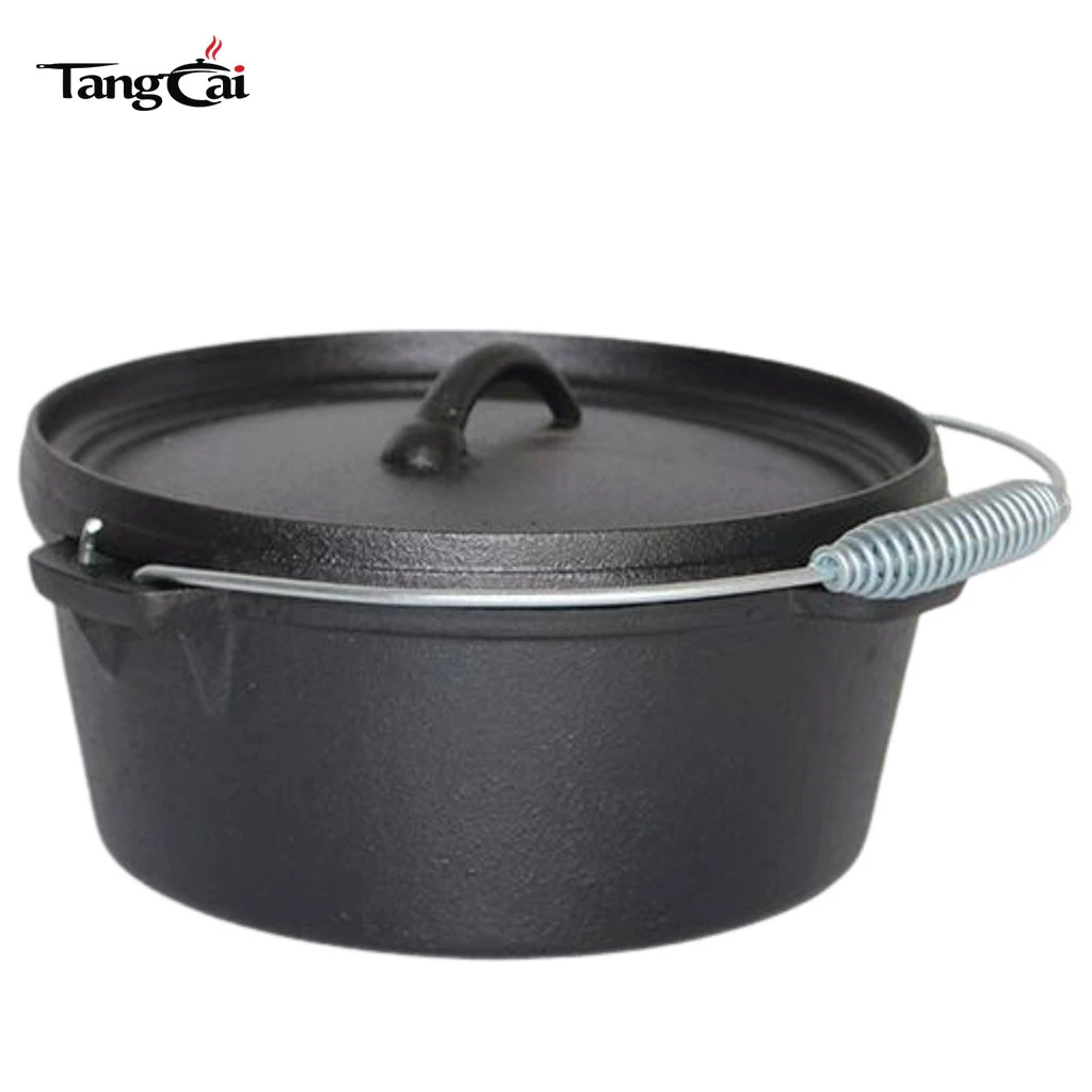 Batterie de cuisine en fonte de 7&nbsp;pi&egrave;ces avec bo&icirc;te en bois pour la cuisine de camp